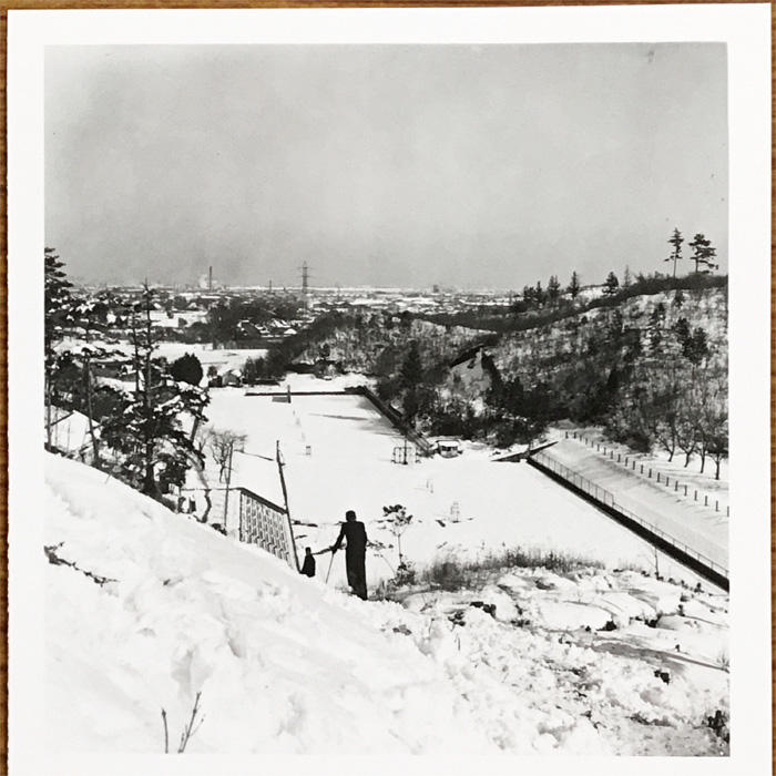 蝮谷、テニスコート付近から臨む（昭和27年撮影、提供：林田新一郎様［6期］）