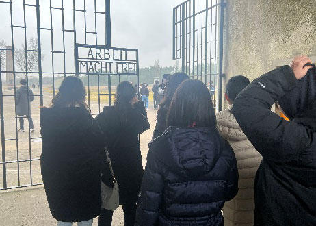 写真4　ザクセンハウゼン強制収容所入口