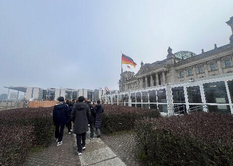 写真3　国会議事堂