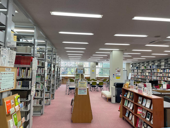 女子高図書室風景1