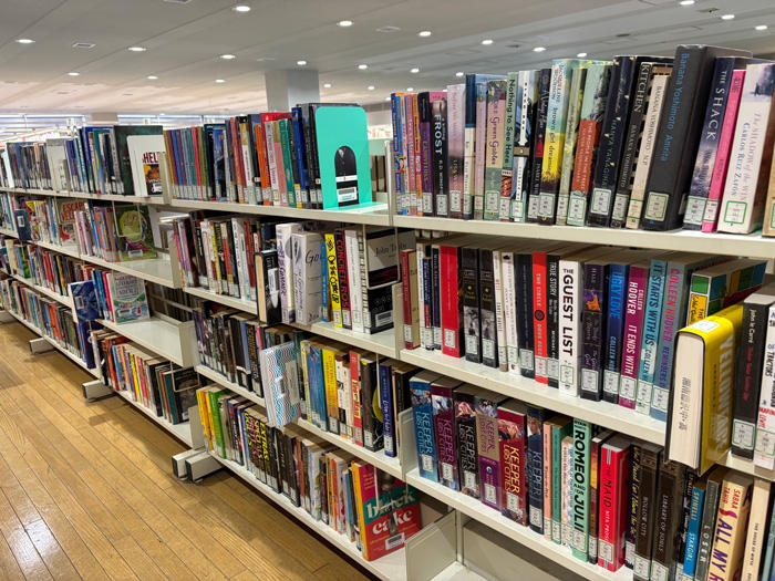 湘南藤沢中高図書室9